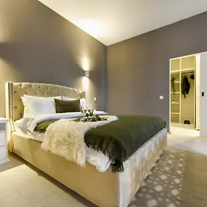 Centrally Located 1br Retreat Near Sala Palatului Bucureşti
